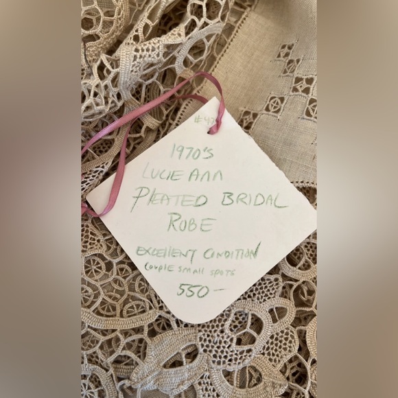 RARE VINTAGE - Lucie Ann Pleated Robe in Ivory - Size Small - Picture 10 of 16